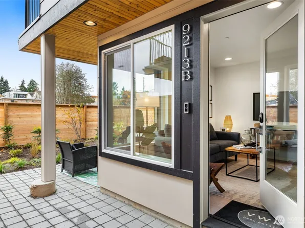 9211 B Densmore Avenue N, Seattle, WA 98103