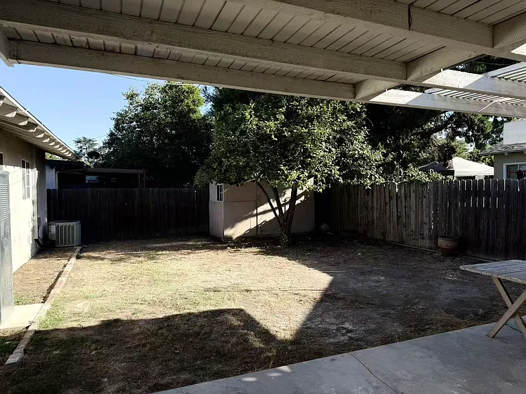 5149 Arden Dr — Photo 10