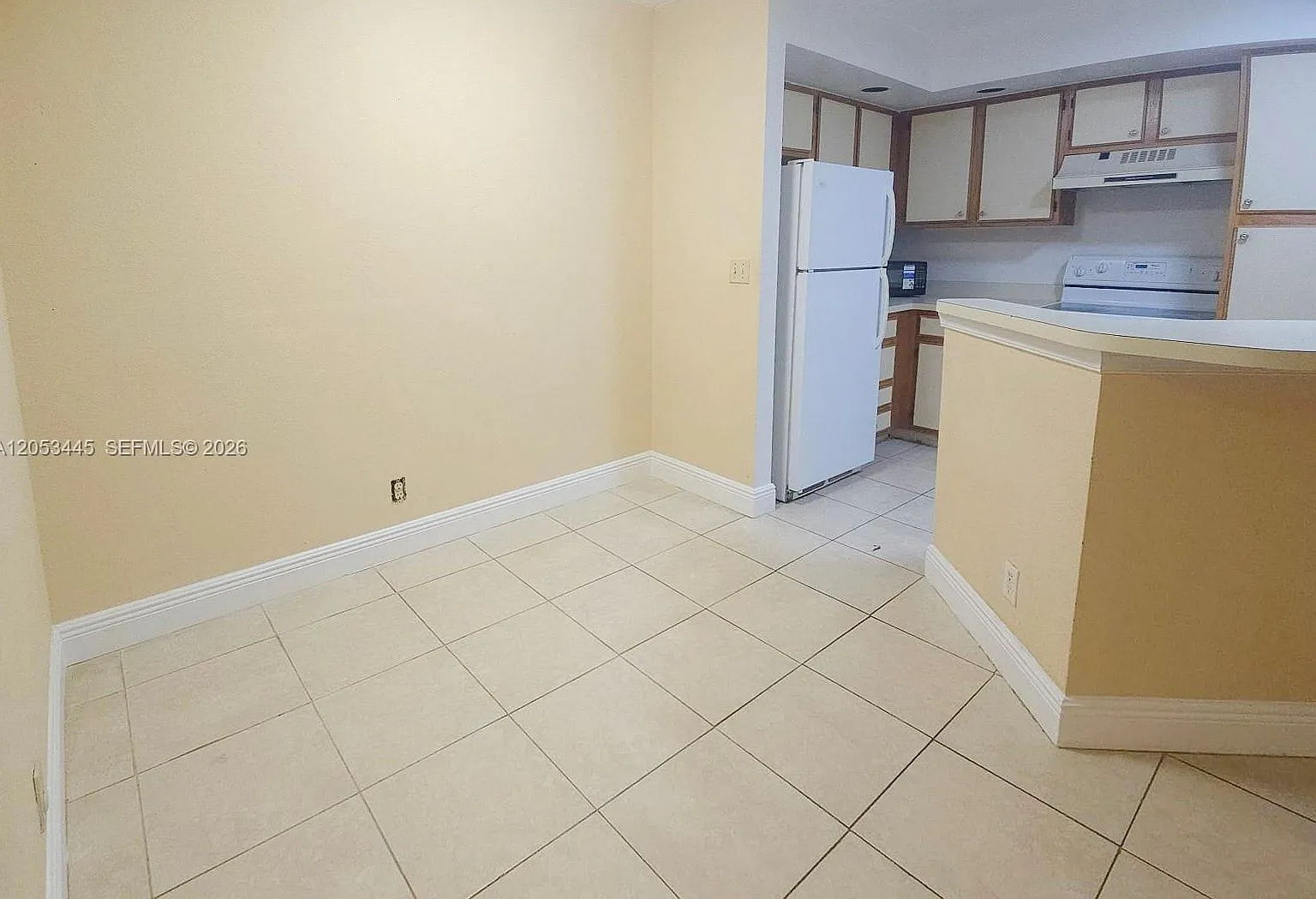 Coral Key Condo — Photo 4