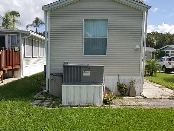 2nd image of 230 Bainbridge Dr