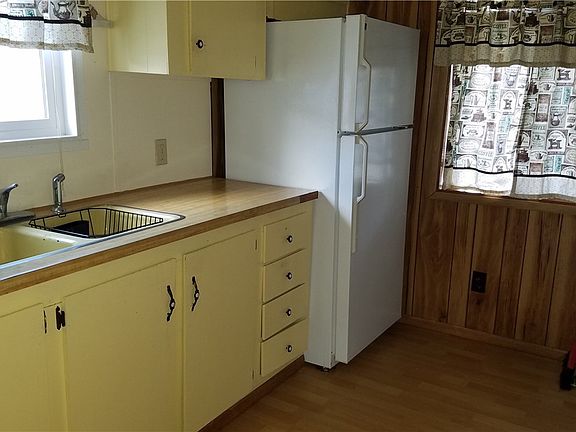 5th image of 1243 SE Carl Pickel Dr