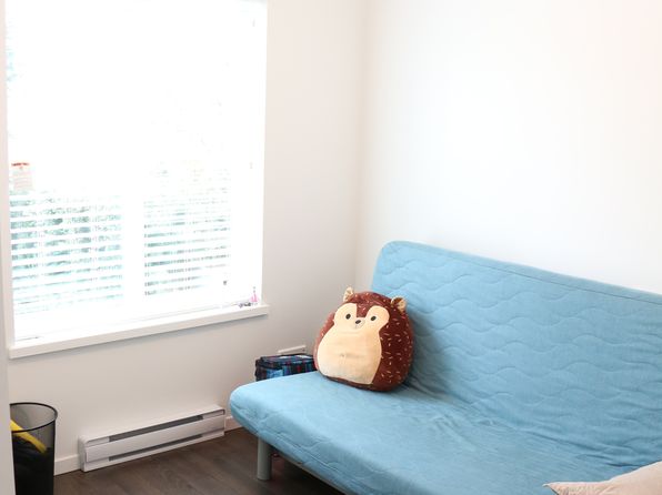 2 bedroom rental in Surrey — photo 10
