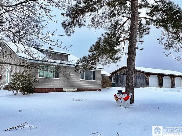 1124 W Hill Rd, Gerry, NY 14740