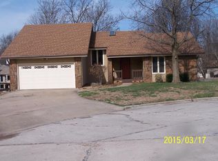 5713 S Kings Ave, Springfield, MO 65810