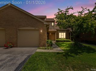 587 Tennyson, Rochester, MI 48307