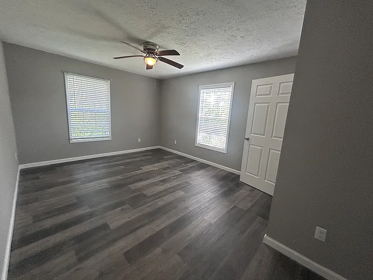 108 Scott Dr — Photo 5
