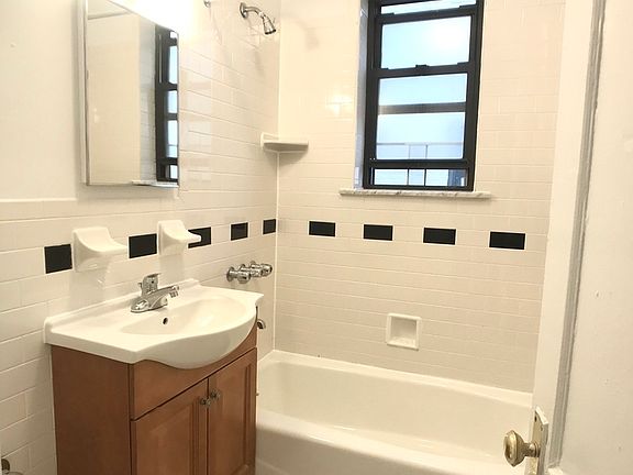5th image of 21-46 Crescent St APT C5