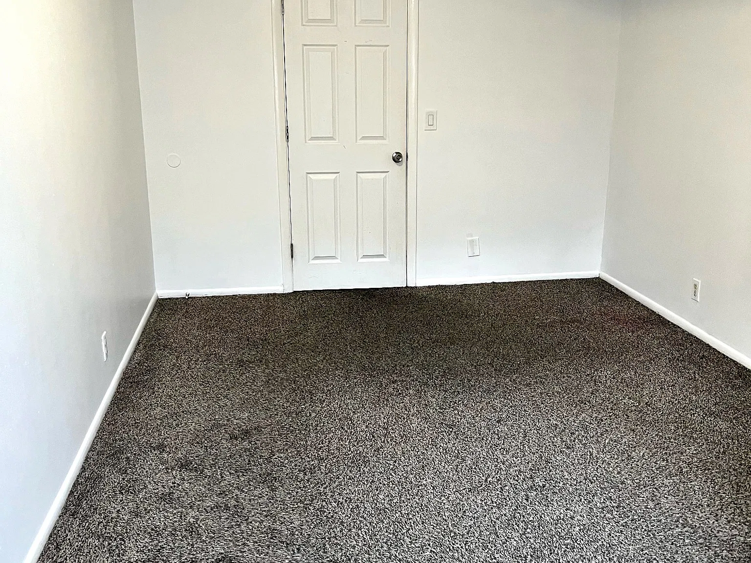6 bed, 1234 sqft, $450 — Photo 3