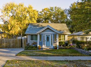 525 E Lewiston Ave, Ferndale, MI 48220