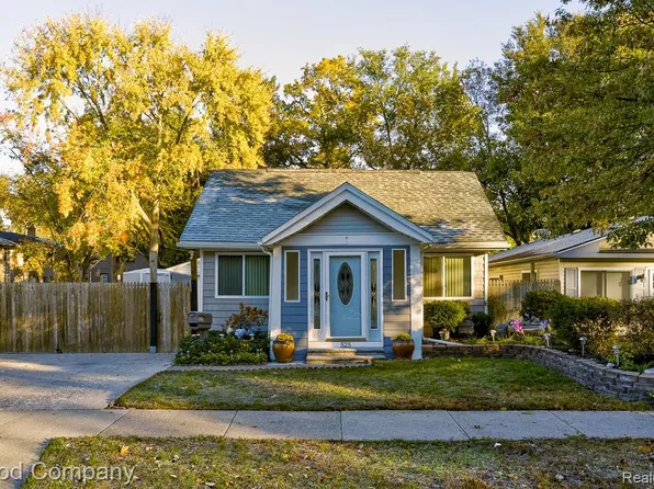 525 E Lewiston Ave, Ferndale, MI 48220