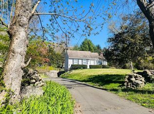 37 Weed St, New Canaan, CT 06840