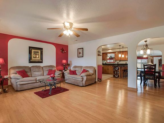 3rd image of 108 Wintergreen Dr