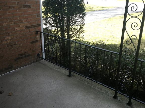 2nd image of 203 Denrose Dr