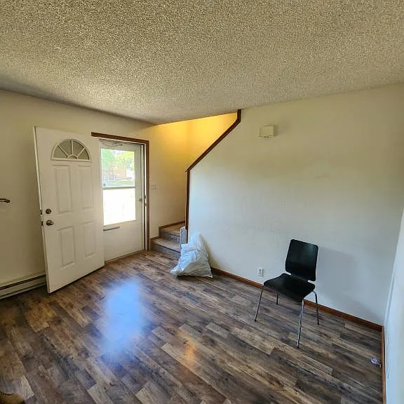100 Clover Ct — Photo 4