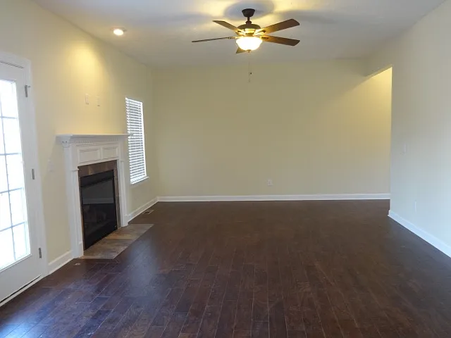 5566 Oak Chase Dr — Photo 2