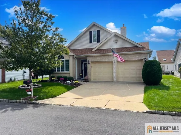 3 Westboro Ln, Monroe Township, NJ 08831