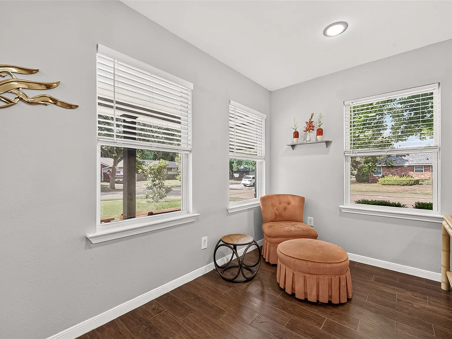 3 bed, 2.0 bath, 1264 sqft, $2,400 — Photo 4