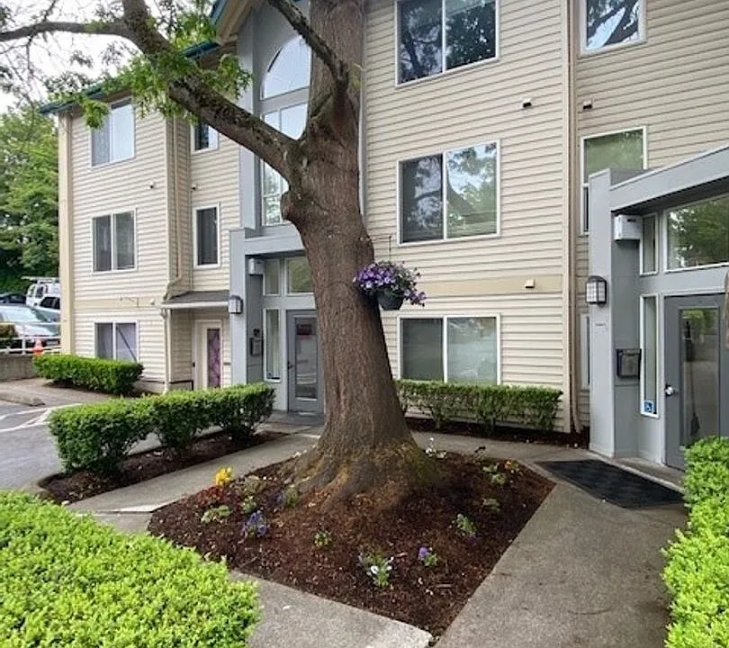 English Gardens Apartments