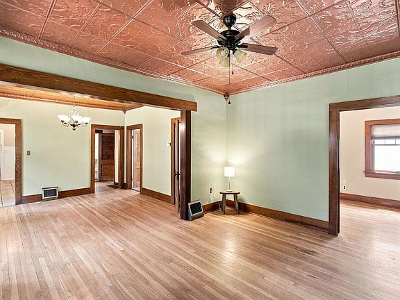 4th image of 842 N Litchfield Ave