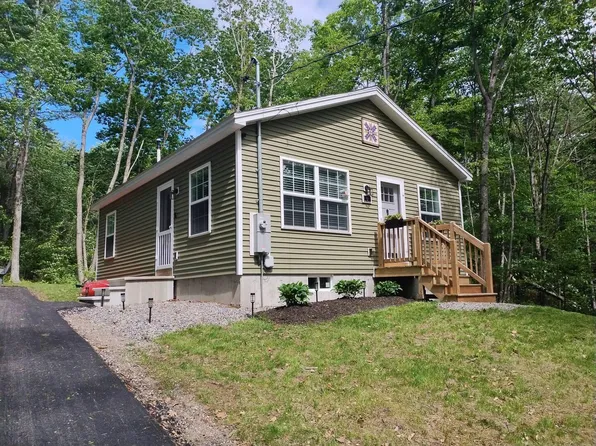 80 Ridgeway Circle, Waterboro, ME 04061