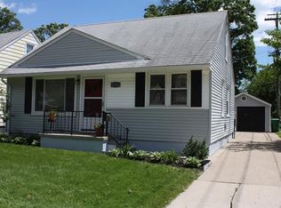 24226 Wilmot Ave, Eastpointe, MI 48021