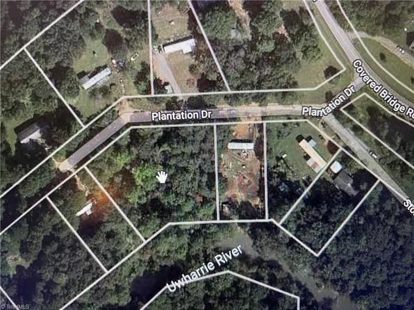 5653 Plantation Dr, Trinity, NC 27370