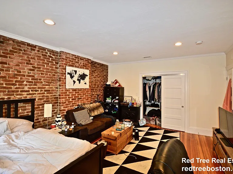 1616 Beacon St #5 — Photo 6