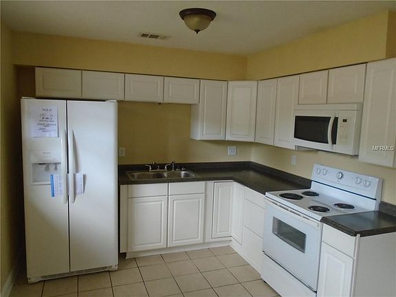 4th image of 1560 Palm Ave