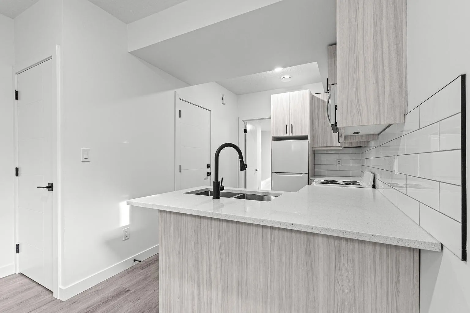 1 bed, 1020 sqft, $900 — Photo 4