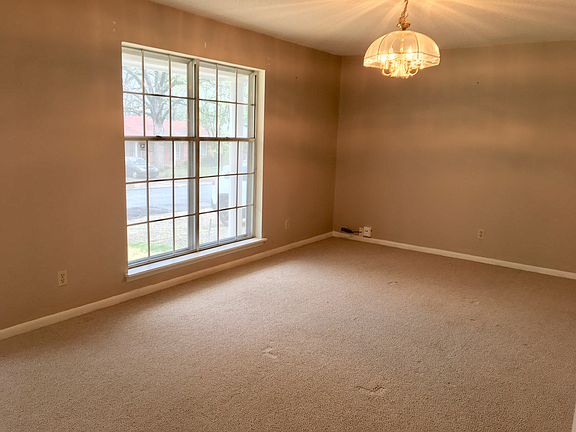 Formal dining/bonus