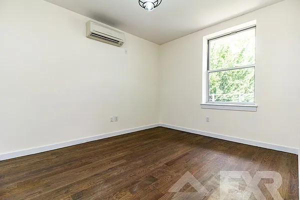 Rented by EXR | media 14