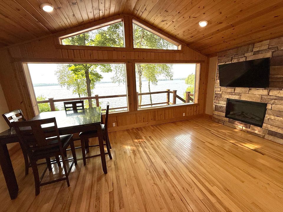 1st image of 941 Loon Song Ln NE
