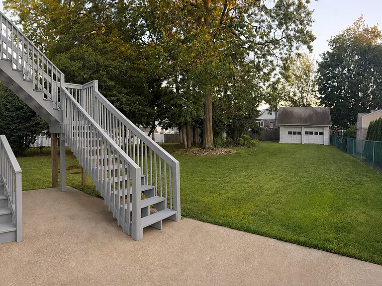 65 Dubois Ave #A — Photo 8
