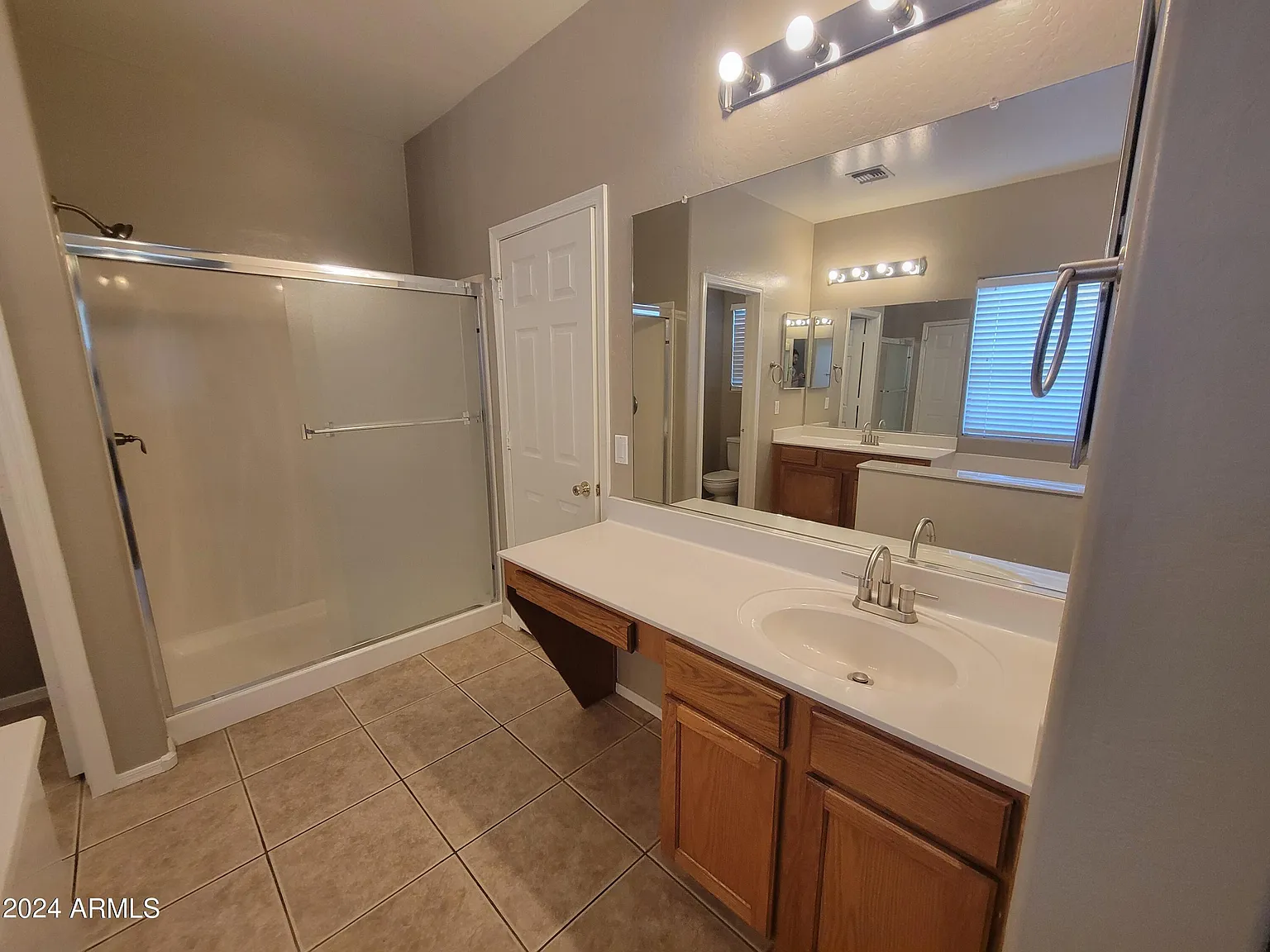 4 bed, 3.0 bath, 1903 sqft, $2,195 — Photo 3