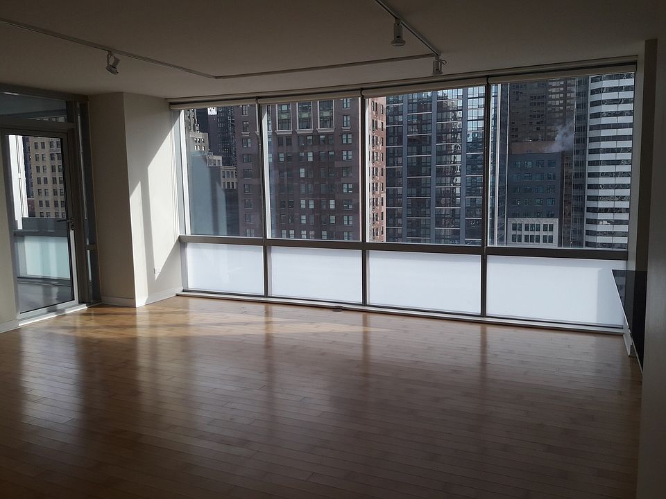 1st image of 8 E Randolph St #1501