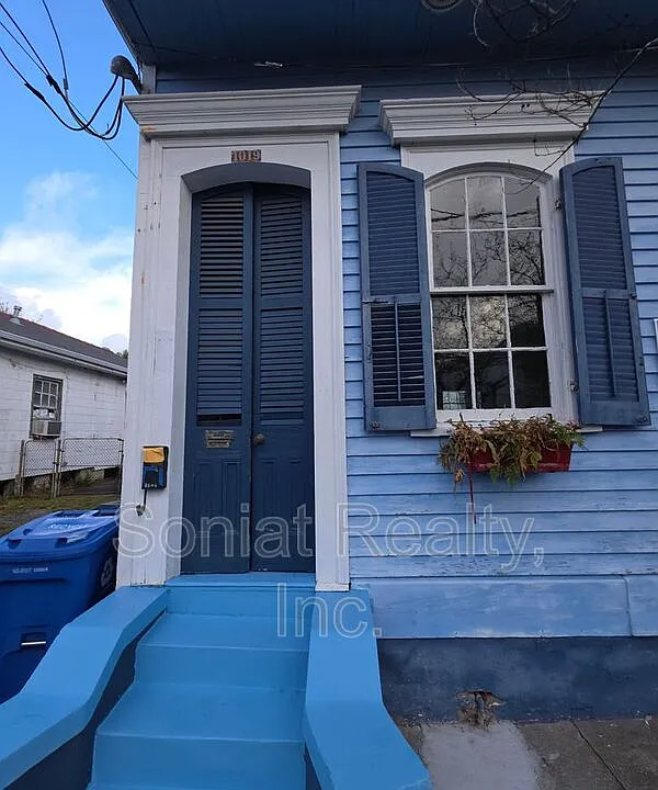 1019 Clouet St #FRONT