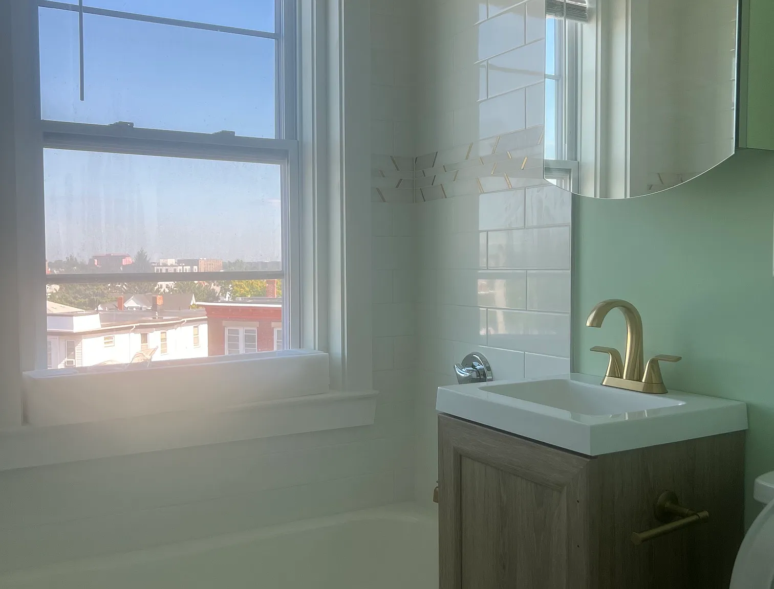 1 bed, $2,400 — Photo 4