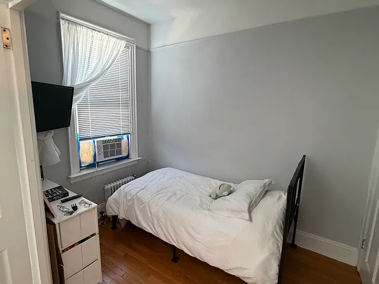 24-23 26th St #2 — Photo 3