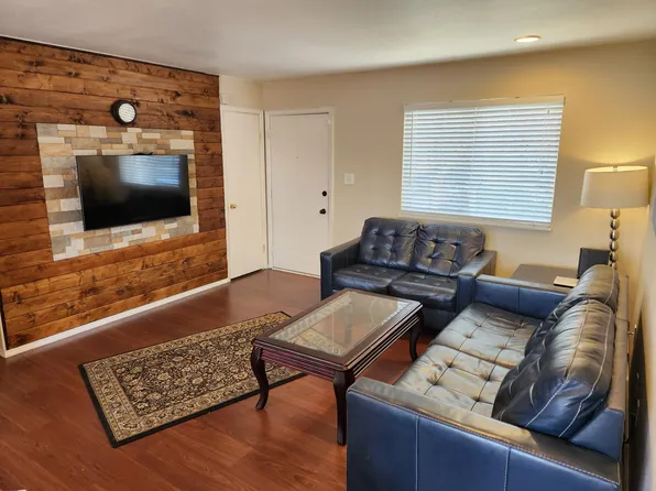 1557 S Naples St, Aurora, CO 80017