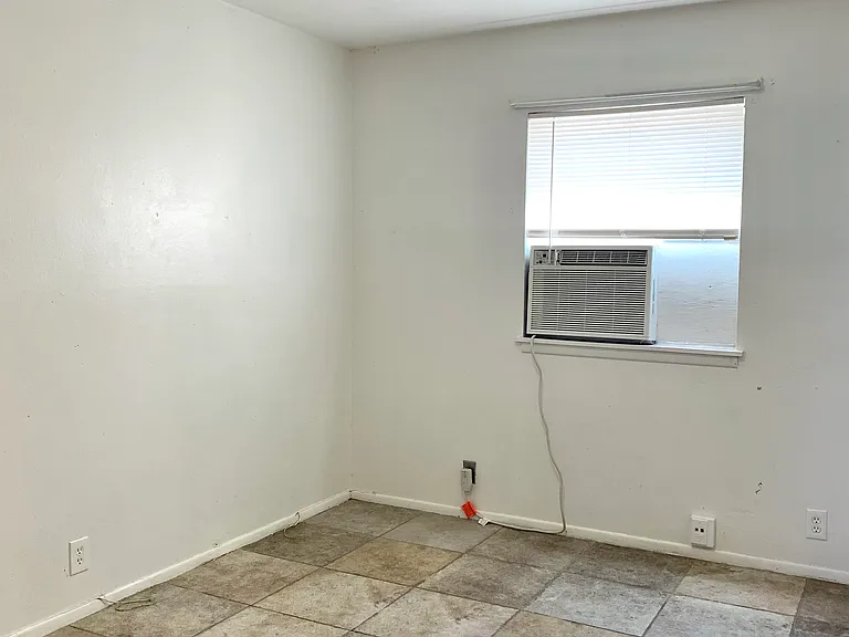 709 N 7th St #6-9 — Photo 5