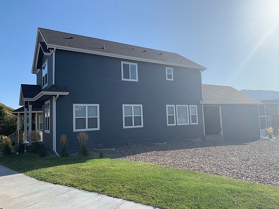 3rd image of 2388 Saint Claire Dr