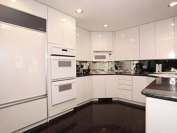 2nd image of 12 Babbling Brook Ln