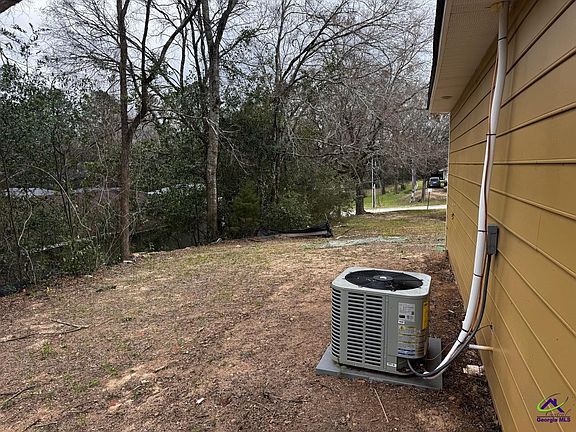 3rd image of 4266 Mumford Rd