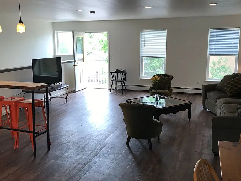 1019 N Weber St — Photo 10