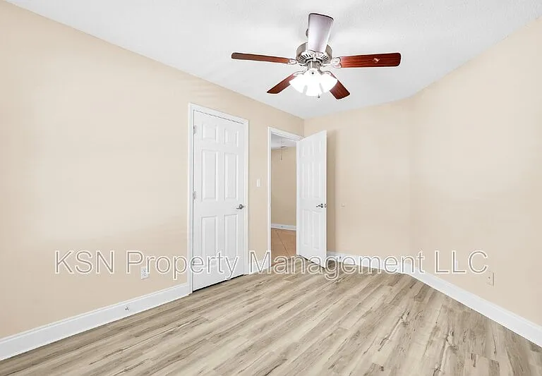 7331 Leghorn St — Photo 15