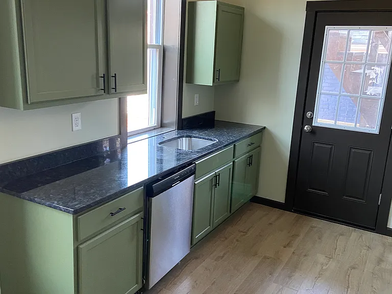 904 Phineas St #2 — Photo 4