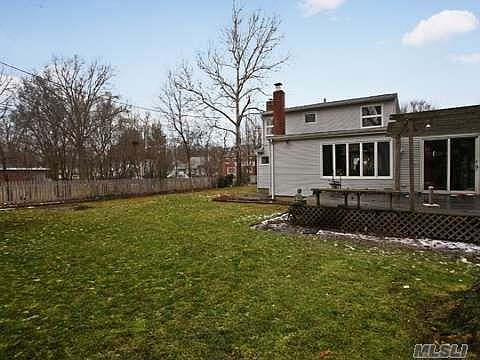 4th image of 162 Locust St
