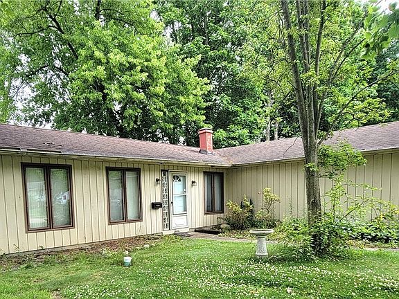 3rd image of 9383 Driftwood Dr