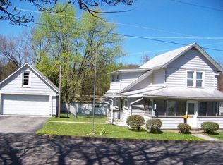 40 Russell St, Franklin, PA 16323