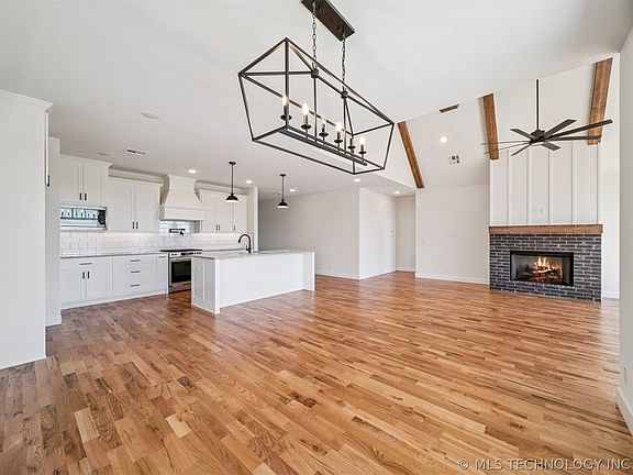 5th image of 21481 S 4190th Rd